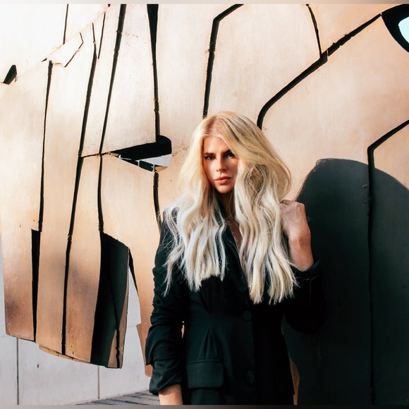 Meet your Posher, Patricia - Picture 2 of 2